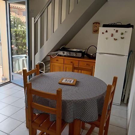 Maison Avec Terrasse Et Piscine Dans Residence A 6Min De La Plage Saintes-Marie-la-Mer Buitenkant foto
