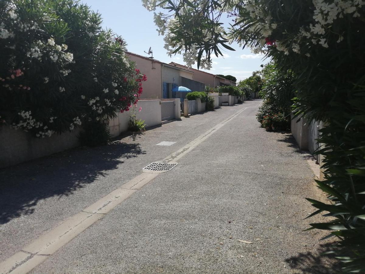 Maison Avec Terrasse Et Piscine Dans Residence A 6Min De La Plage Saintes-Marie-la-Mer Buitenkant foto