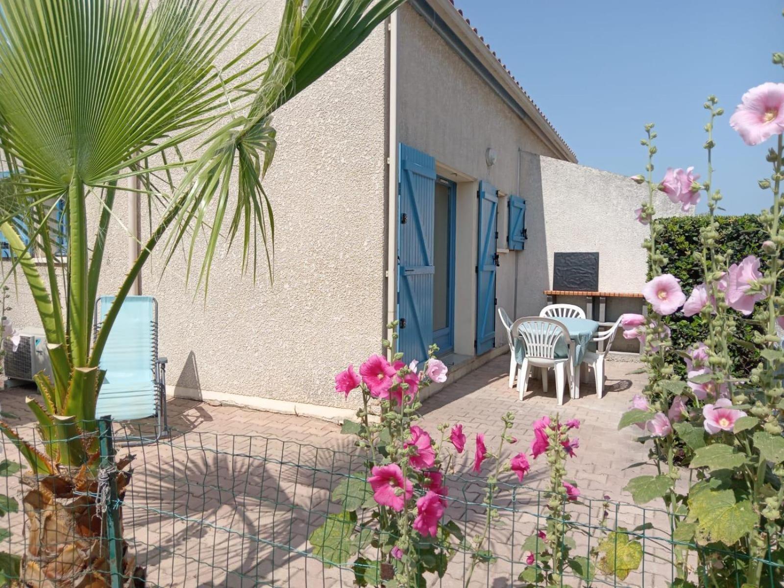 Maison Avec Terrasse Et Piscine Dans Residence A 6Min De La Plage Saintes-Marie-la-Mer Buitenkant foto