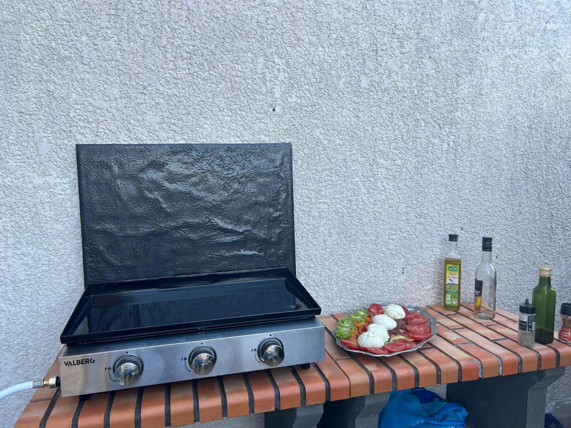Maison Avec Terrasse Et Piscine Dans Residence A 6Min De La Plage Saintes-Marie-la-Mer Buitenkant foto